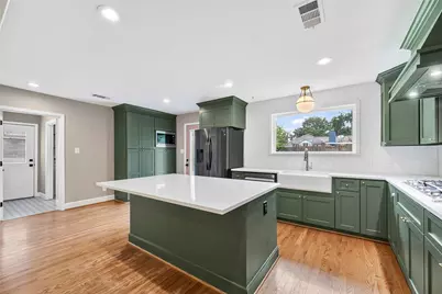 5230 Libbey Lane, Houston, TX 77092 - Photo 9