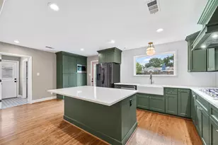 5230 Libbey Ln, Houston, TX 77092 - Photo 9