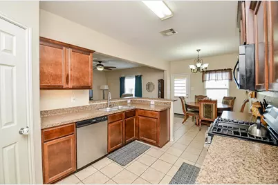 858 Driftwood Lane, La Marque, TX 77568 - Photo 7