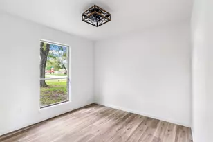 2403 Heather St, Highlands, TX 77562 - Photo 23