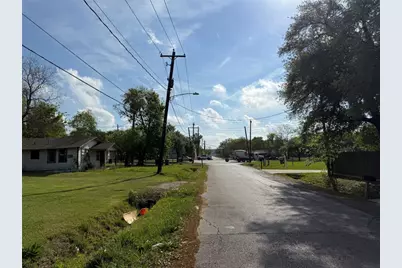 7825 Pardee Street, Houston, TX 77028 - Photo 5