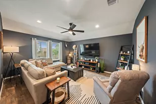 2623 Lost Holly Ln, Conroe, TX 77301 - Photo 9