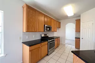 200 Rippling Creek Ln, Alvin, TX 77511 - Photo 11