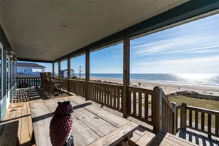 1339 Emerald Dr, Crystal Beach, TX 77650 - Photo 1