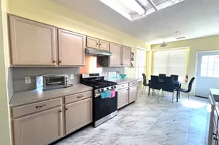 8210 Solara Bend, Houston, TX 77083 - Photo 9