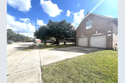 8210 Solara Bend, Houston, TX 77083 - Photo 3