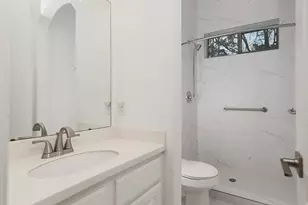 22 Mill Point Pl, The Woodlands, TX 77380 - Photo 9