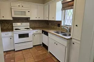 1779 Saxony Ln, Houston, TX 77058 - Photo 9