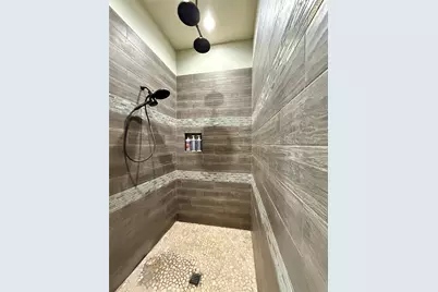 5584 W Grigsby Road, Vidor, TX 77662 - Photo 15