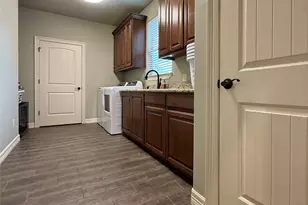 5584 W Grigsby Rd, Vidor, TX 77662 - Photo 19