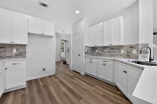 13903 Viewfield Ct, Houston, TX 77059 - Photo 17