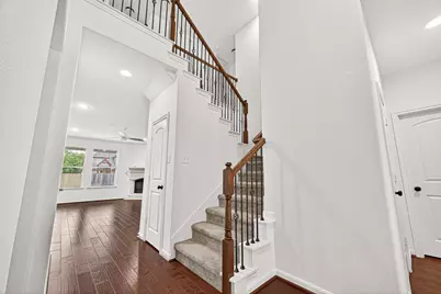 138 S Sawbridge Circle, Spring, TX 77389 - Photo 5