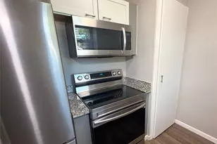 307 Bellmar Ln, Friendswood, TX 77546 - Photo 9