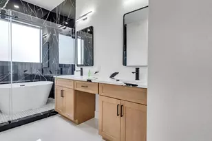 2707 Berry St, Houston, TX 77004 - Photo 11