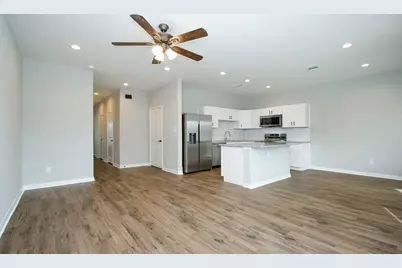 14010 Longstreet Bldg 20, Willis, TX 77318 - Photo 3