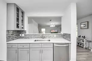 8415 Dovecott Ln, Houston, TX 77083 - Photo 19