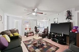 8538 Sunderland Rd, Houston, TX 77028 - Photo 7