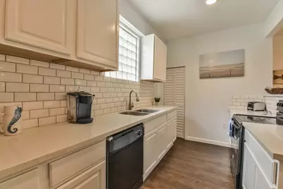 1515 19th Street, Galveston, TX 77550 - Photo 27