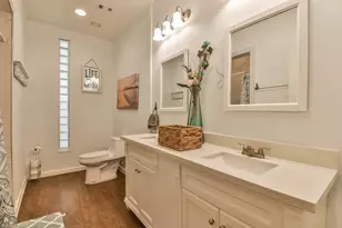 1515 19th St, Galveston, TX 77550 - Photo 23