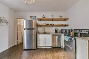 1515 19th St, Galveston, TX 77550 - Photo 35