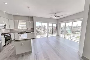 401 W 25th St, Houston, TX 77008 - Photo 1