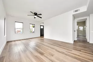 2518 Oakcliff St, Houston, TX 77023 - Photo 9