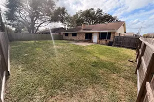 1601 Byron Ave, Deer Park, TX 77536 - Photo 11