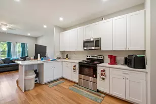 7921 Sparta St, Houston, TX 77028 - Photo 9