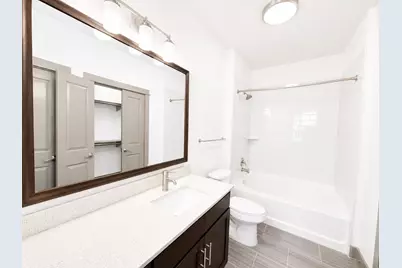 2910 Milam St Street #1303, Houston, TX 77006 - Photo 11