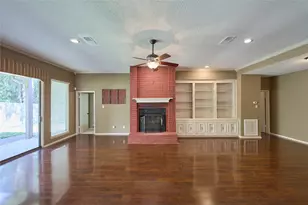 80 Rolling Hills Dr, Conroe, TX 77304 - Photo 13