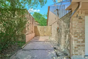 80 Rolling Hills Dr, Conroe, TX 77304 - Photo 3