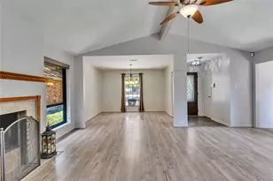 6215 Greenway Forest Ln, Houston, TX 77088 - Photo 11