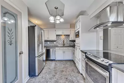 6215 Greenway Forest Lane, Houston, TX 77088 - Photo 17
