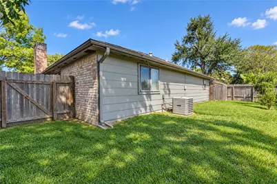 6215 Greenway Forest Lane, Houston, TX 77088 - Photo 33
