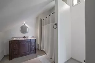 318 Sunset Cir, Tiki Island, TX 77554 - Photo 29