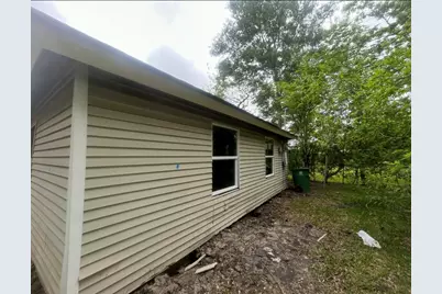 5710 Ridgeway Drive, Houston, TX 77033 - Photo 3