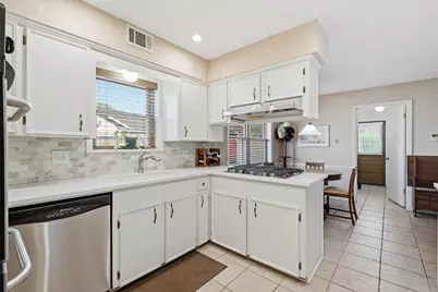 3903 Ecuador Drive, Pasadena, TX 77504 - Photo 9