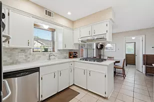 3903 Ecuador Dr, Pasadena, TX 77504 - Photo 9
