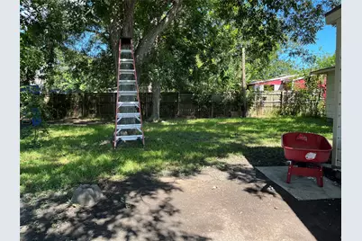 508 Honeysuckle Drive, La Marque, TX 77568 - Photo 3