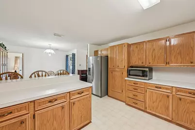 94 Lake View Drive, Huntsville, TX 77320 - Photo 11