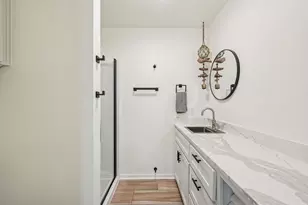 94 Lakeview Dr, Huntsville, TX 77320 - Photo 25