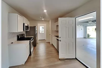 18755 Faustina Way, New Caney, TX 77357 - Photo 5