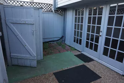 2417 Jamestown Mall #24, Houston, TX 77057 - Photo 7