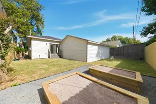 1202 Aurora St, Houston, TX 77009 - Photo 35