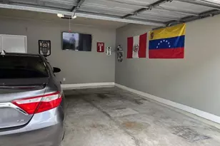 17585 Red Oak Dr, Houston, TX 77090 - Photo 33