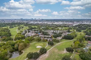 8223 Golf Green Cir, Houston, TX 77036 - Photo 37