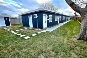 905 E Fayle St, Baytown, TX 77520 - Photo 1