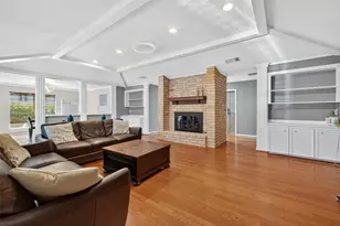 1002 Parkstead Dr, Seabrook, TX 77586 - Photo 9