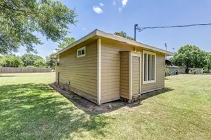 37557 Meadowview Dr, Hempstead, TX 77445 - Photo 21
