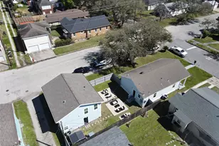 4702 Ave N 1/2, Galveston, TX 77551 - Photo 29